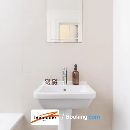 Three Bedroom Apartment At Buonomo Stays Short Lets & Serviced Accommodation Close To Wimbledon Tennis Courts London Exterior foto